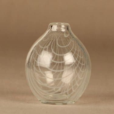 Kumela taidelasimaljakko, signeerattu, suunnittelija Maija Carlson, signeerattu