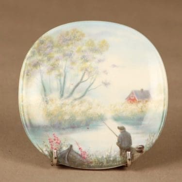 Arabia seinälautanen, Onkija, suunnittelija Anita Rantanen-Siemers, Onkija