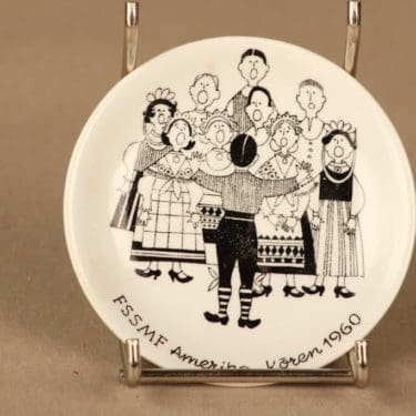 Arabia Harraste seinäkoriste, Kuoro, suunnittelija Raija Uosikkinen, Kuoro