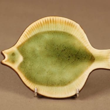 Arabia Kala seinäkoriste, Kala, suunnittelija Gunvor Olin-Grönqvist, Kala, käsinmaalattu, signeerattu