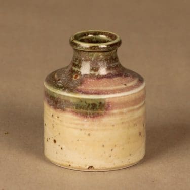 Arabia maljakko, käsinmaalattu, suunnittelija Anja Jaatinen-Winquist, käsinmaalattu, Signeerattu