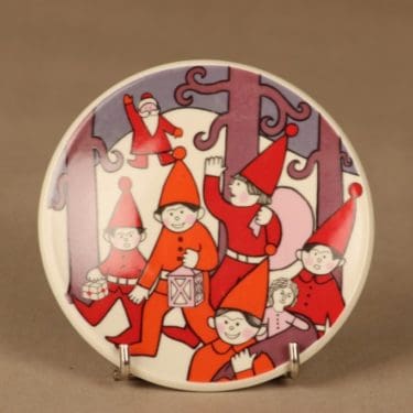 Arabia Christmas plate 5 designer Raija Uosikkinen