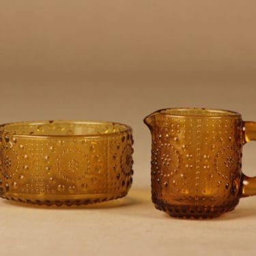 Riihimäen lasi Grapponia sokerikko ja kermakko, amber, suunnittelija Nanny Still,