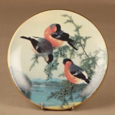 Arabia Pikkulintuja seinälautanen, Punatulkkuja katajassa, suunnittelija von Wright, Punatulkkuja katajassa, lintu, serikuva, Punatulkkuja