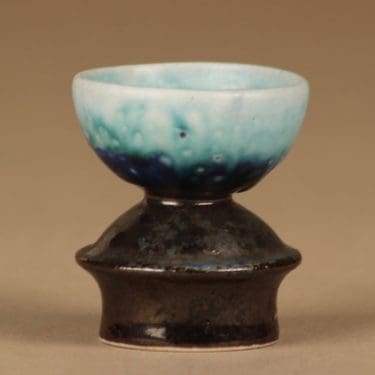 Arabia maljakko, käsinmaalattu, suunnittelija Liisa Hallamaa, käsinmaalattu, signeerattu, valulasite