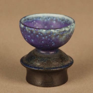 Arabia maljakko, käsinmaalattu, suunnittelija Liisa Hallamaa, käsinmaalattu, signeerattu, valulasite