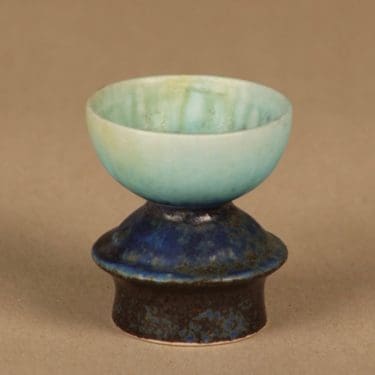 Arabia maljakko, käsinmaalattu, suunnittelija Liisa Hallamaa, käsinmaalattu, signeerattu, valulasite