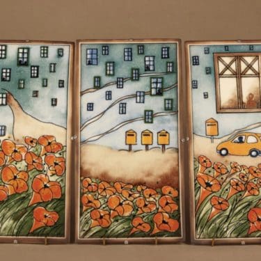 Arabia HLS triptyykki, Ihmiseltä ihmiselle, suunnittelija Heljä Liukko-Sundström, Ihmiseltä ihmiselle, tilaustyö, posti