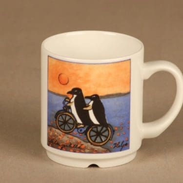 Arabia Yhteispelillä muki suunnittelija Heljä Liukko-Sundström