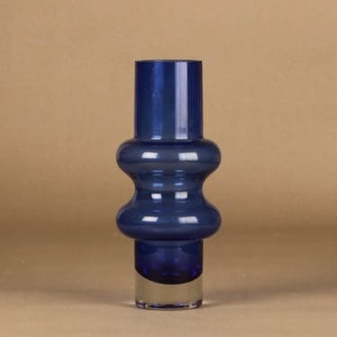 Riihimäen lasi Solmuke maljakko, sininen, suunnittelija Tamara Aladin,