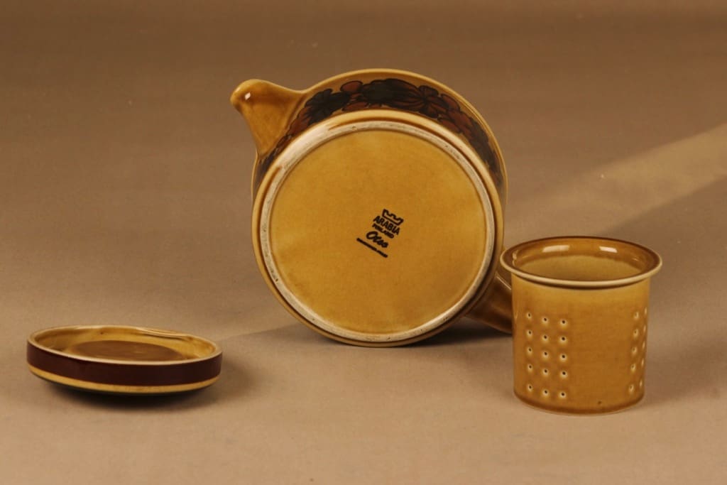 Arabia Otso tea pot with tea strainer designer Raija Uosikkinen 2