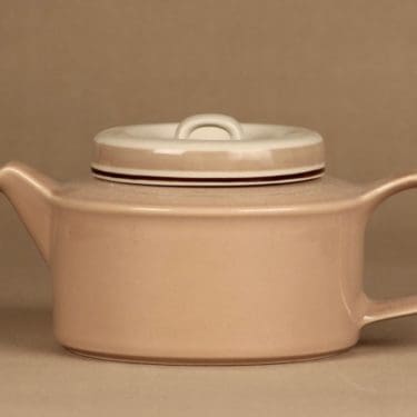 Arabia Koralli teedaadin 1.35 l suunnittelija Raija Uosikkinen