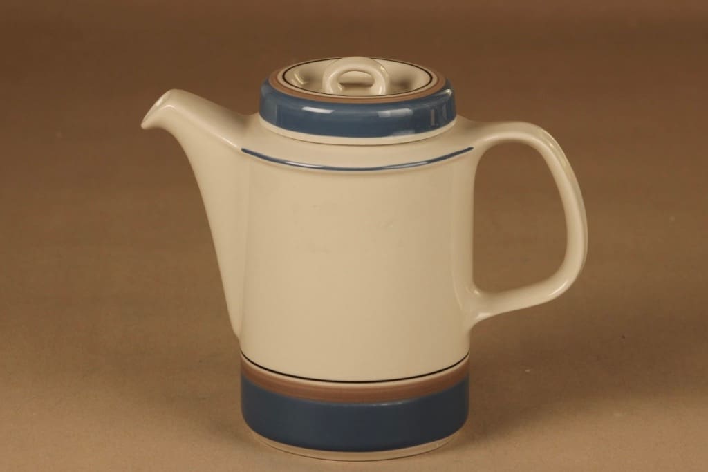 Arabia Uhtua kahvikaadin, 1 l, suunnittelija Inkeri Leivo, 1 l, raitakoriste