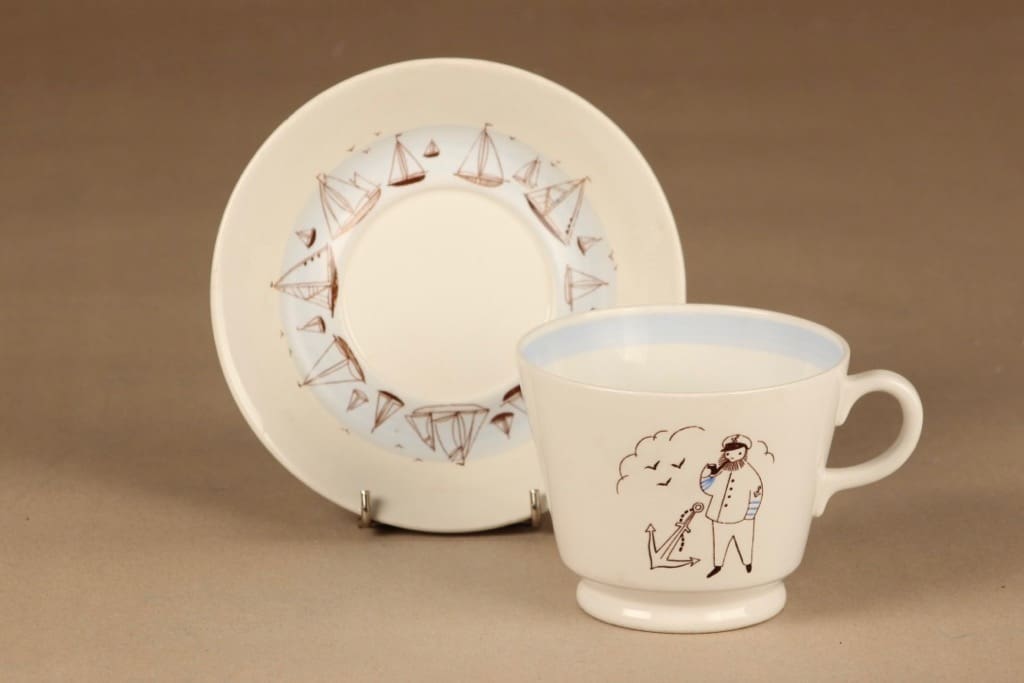 Arabia Harraste kaakaomuki, Merikapteeni, suunnittelija Raija Uosikkinen, Merikapteeni kuva 2