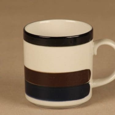 Arabia Kaira muki, 40 cl, suunnittelija Anja Jaatinen-Winquist, 40 cl, raitakoriste