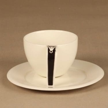 Arabia Ox aamiaiskuppi, valkoinen, musta, suunnittelija Stefan Lindfors,