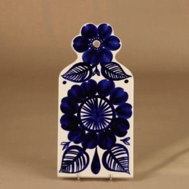 Arabia Köökki talouslevy, käsinmaalattu, suunnittelija Gunvor Olin-Grönqvist, käsinmaalattu, signeerattu