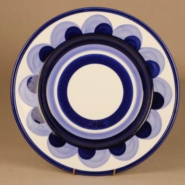 Arabia Paju tarjoiluvati, käsinmaalattu, suunnittelija Anja Jaatinen-Winquist, käsinmaalattu, signeerattu