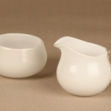 Riihimäen lasi 1162/1163 sokerikko ja kermakko, signeerattu, suunnittelija Nanny Still, signeerattu