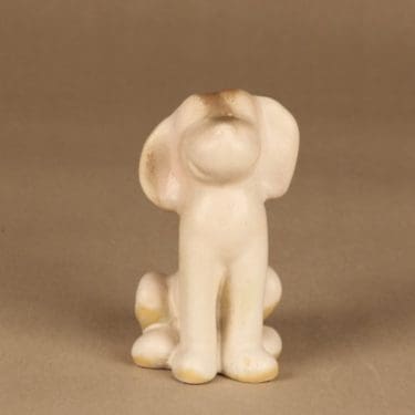 Arabia figuuri, koira, suunnittelija Raili Eerola, koira, kukkapidike