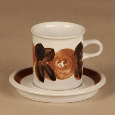 Arabia Rosmarin kahvikuppi, käsinmaalattu, suunnittelija Ulla Procope, käsinmaalattu, signeerattu