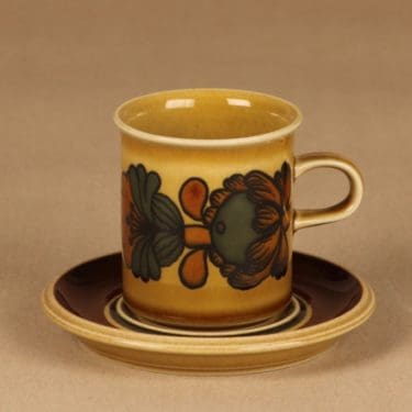 Arabia Otso coffee cup designer Raija Uosikkinen