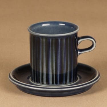 Arabia Kosmos kahvikuppi, puhalluskoriste, suunnittelija Gunvor Olin-Grönqvist, puhalluskoriste