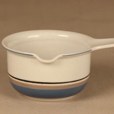 Arabia Uhtua kastikekaadin, sininen, musta, ruskea, suunnittelija Inkeri Leivo, raitakoriste