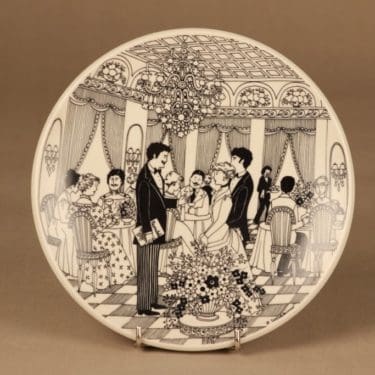 Arabia wall plate Butler designer Raija Uosikkinen
