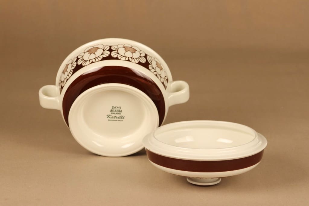 Arabia Katrilli bowl with lid designer Esteri Tomula 3