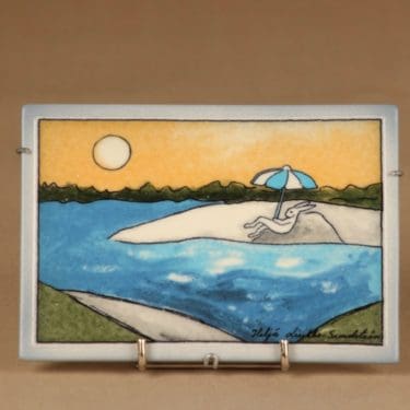 Arabia HLS seinälaatta, Lomalla, suunnittelija Heljä Liukko-Sundström, Lomalla, pupu, jänis