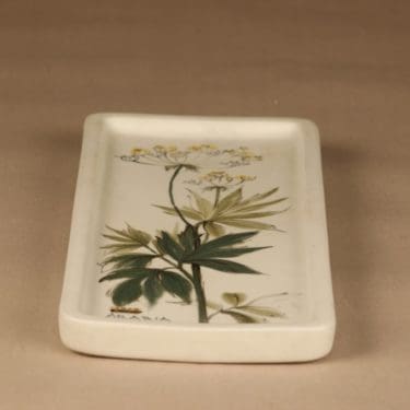 Arabia seinälaatta, käsinmaalattu, suunnittelija Hilkka-Liisa Ahola, käsinmaalattu, signeerattu