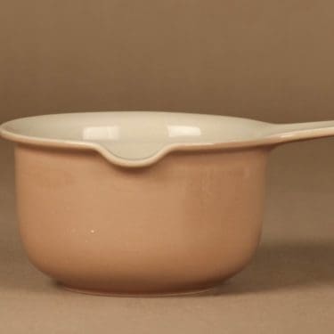 Arabia Koralli sauce jug designer Raija Uosikkinen