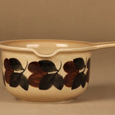 Arabia Ruija kastikekaadin, käsinmaalattu, suunnittelija Raija Uosikkinen, käsinmaalattu