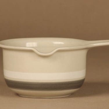 Arabia Salla sauce jug designer Raija Uosikkinen