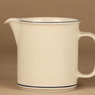 Arabia Saimaa kaadin, 1 l, suunnittelija Richard Lindh, 1 l, raitakoriste