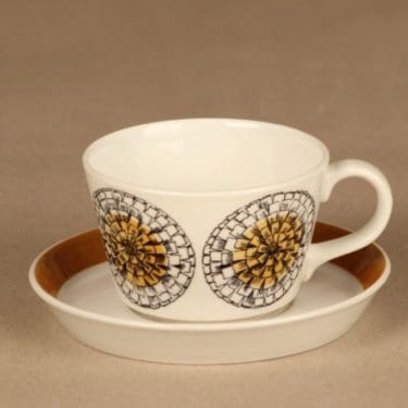 Arabia Kehäkukka kahvikuppi, keltainen, musta, suunnittelija Esteri Tomula, serikuva, retro