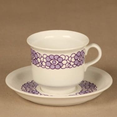Arabia Krokus kahvikuppi, lila, valkoinen, suunnittelija Raija Uosikkinen,