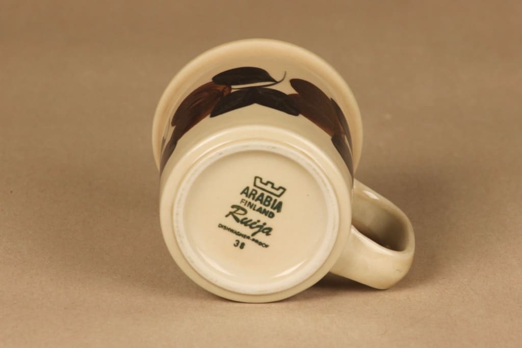 Arabia Ruija muki, käsinmaalattu, suunnittelija Raija Uosikkinen, käsinmaalattu, kukka kuva 2