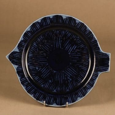 Arabia Kala lautanen, käsinmaalattu, suunnittelija Gunvor Olin-Grönqvist, käsinmaalattu, signeerattu