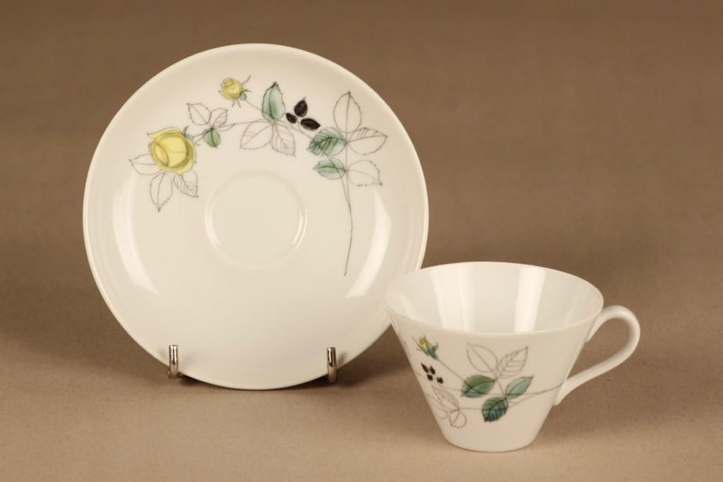 Arabia Julia kahvikuppi ja lautaset (2), käsinmaalattu, 6 kpl, suunnittelija Hilkka-Liisa Ahola, käsinmaalattu, kukka, ruusu, lehti kuva 4