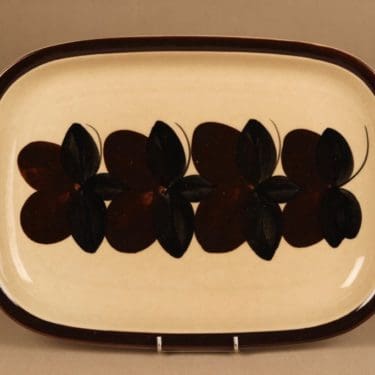 Arabia Ruija serving plate, hand-painted designer Raija Uosikkinen
