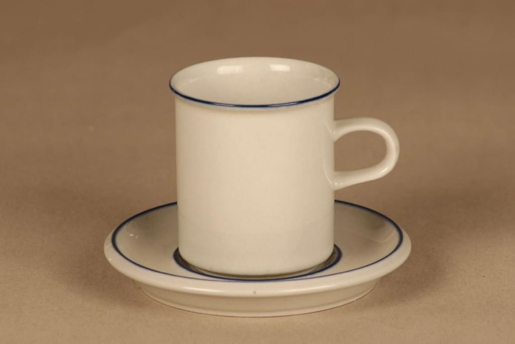 Arabia Saimaa kahvikuppi, raitakoriste, suunnittelija , raitakoriste