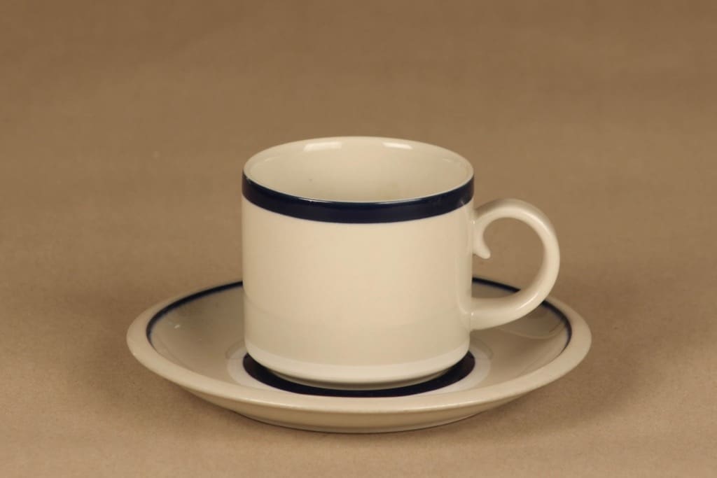 Arabia Ahti kahvikuppi, raitakoriste, suunnittelija , raitakoriste