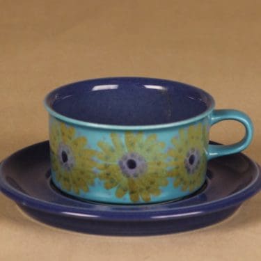 Arabia S teekuppi, käsinmaalattu, suunnittelija Hilkka-Liisa Ahola, käsinmaalattu, signeerattu