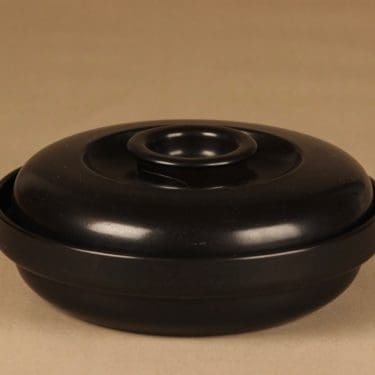 Arabia Kokki uunivuoka, kannelllinen, suunnittelija Tapio Yli-Viikari, kannelllinen