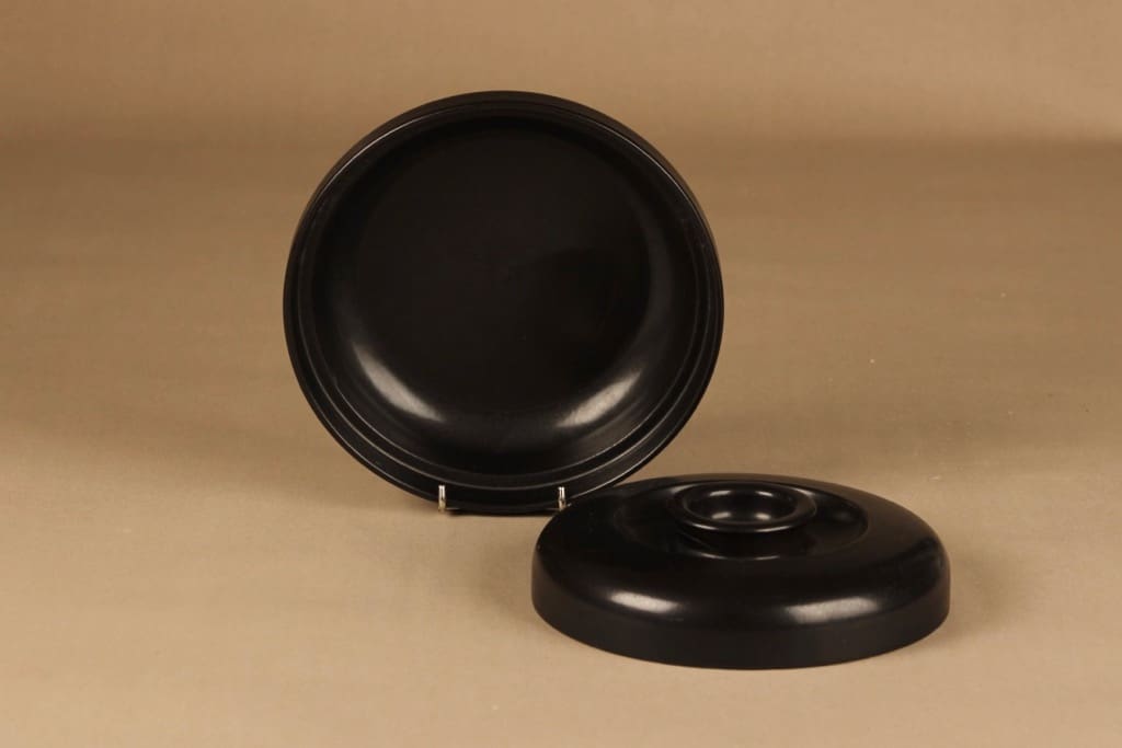 Arabia Kokki uunivuoka, kannelllinen, suunnittelija Tapio Yli-Viikari, kannelllinen kuva 2