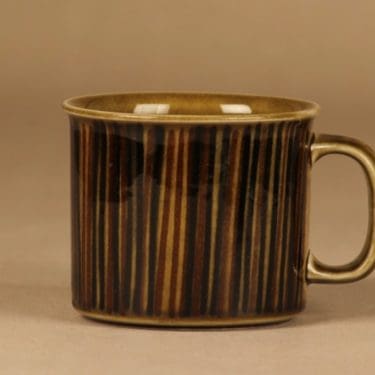 Arabia Kosmos kaakaomuki, ruskea, suunnittelija Gunvor Olin-Grönqvist, puhalluskoriste