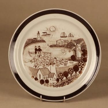 Arabia plate designer Raija Uosikkinen