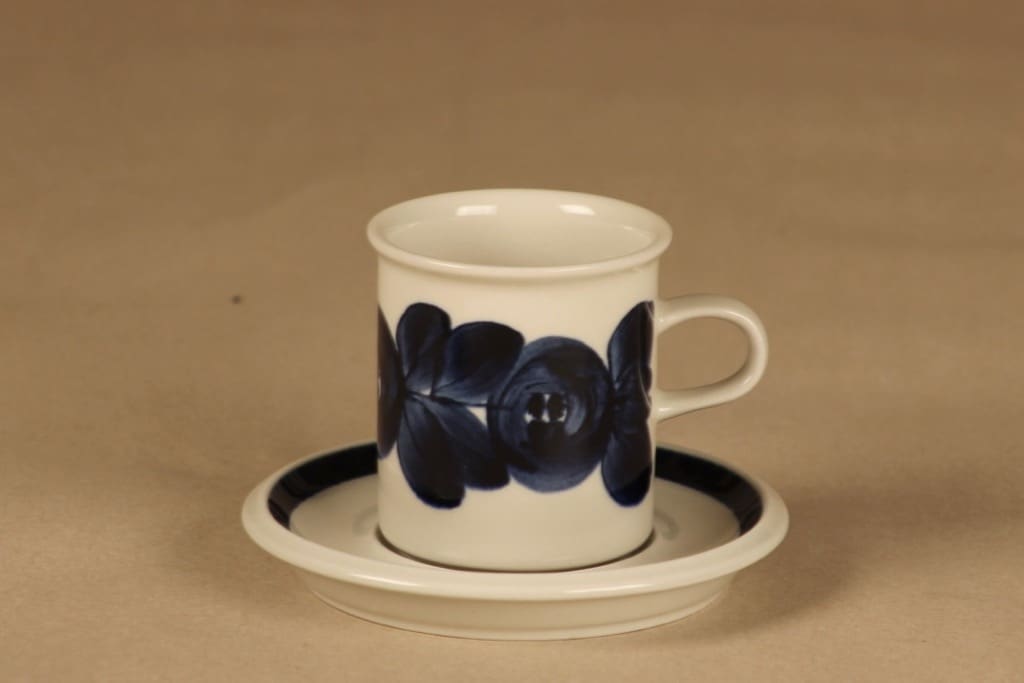 Arabia Anemone coffee cup and plates (2), hand-painted designer Ulla Procope 2